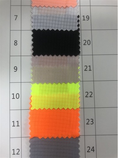 SX-LG LG-TH1001 玉米小方格 成份：100%滌 克重100g 規格：160cm  超薄運動布  正面照